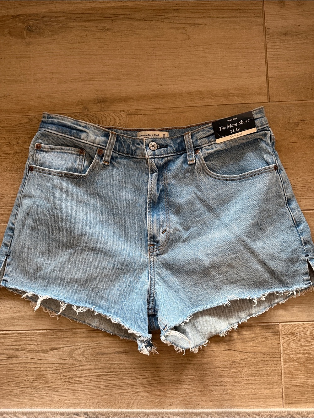Abercrombie & Fitch Curve Love High Rise Mom Short